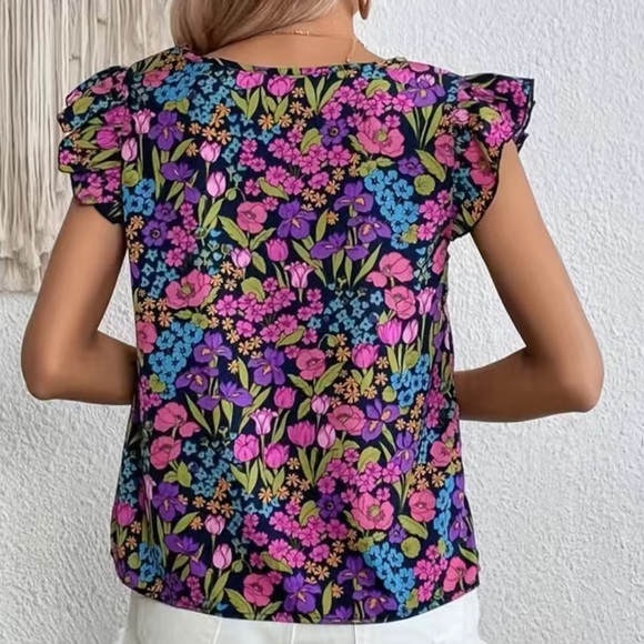 New! Beautiful Floral Print Bulbs Tulip Iris V Neck Ruffled Short Sleeves - Picture 2 of 7